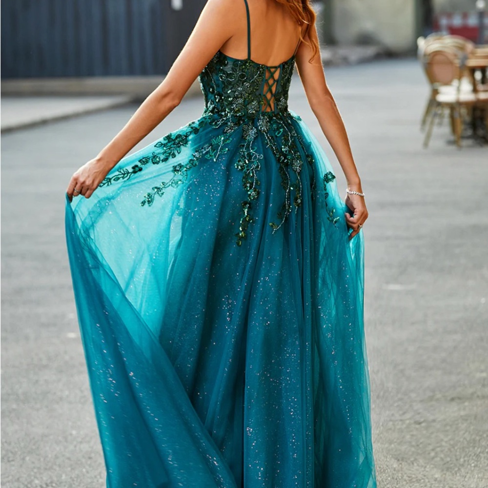 Elegant Emerald Evening Gown